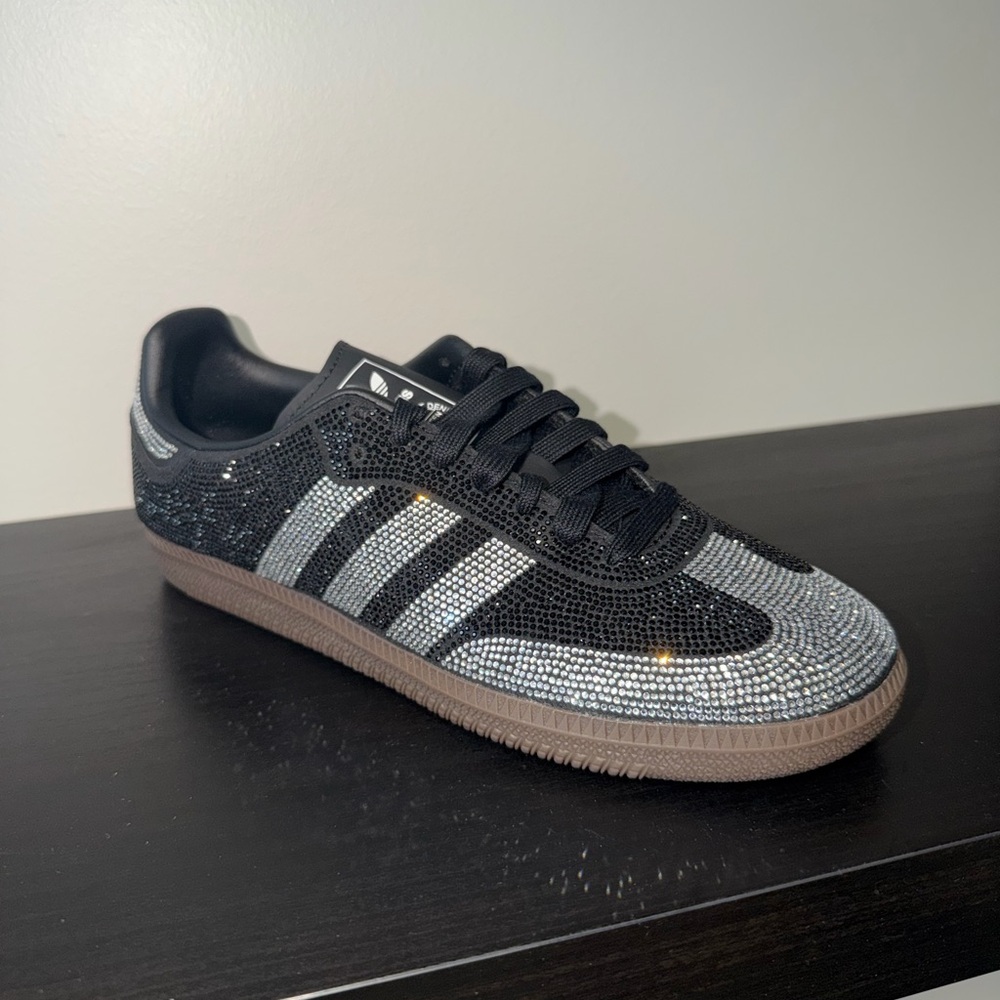 adidas Samba OG
Rhinestone Crystal Black Silver (Women's)